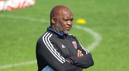 Tréner Pitso Mosimane.