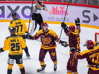 Hráči Jihlavy sa tešia z gólu