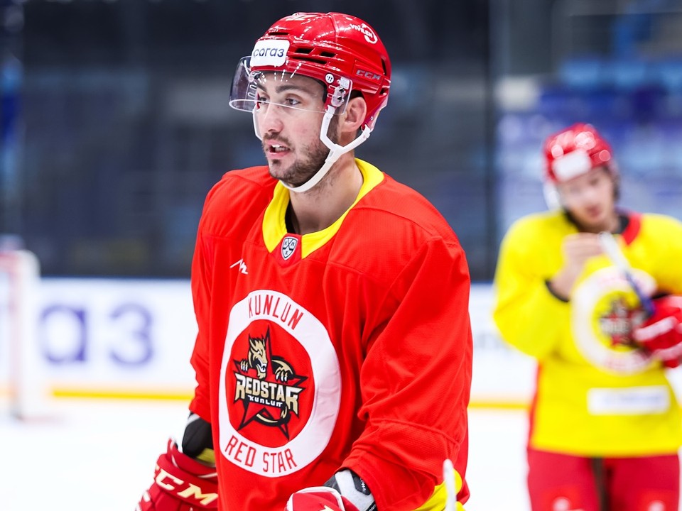 Slovenský útočník Tomáš Jurčo v drese tímu Kunlun Red Star. 