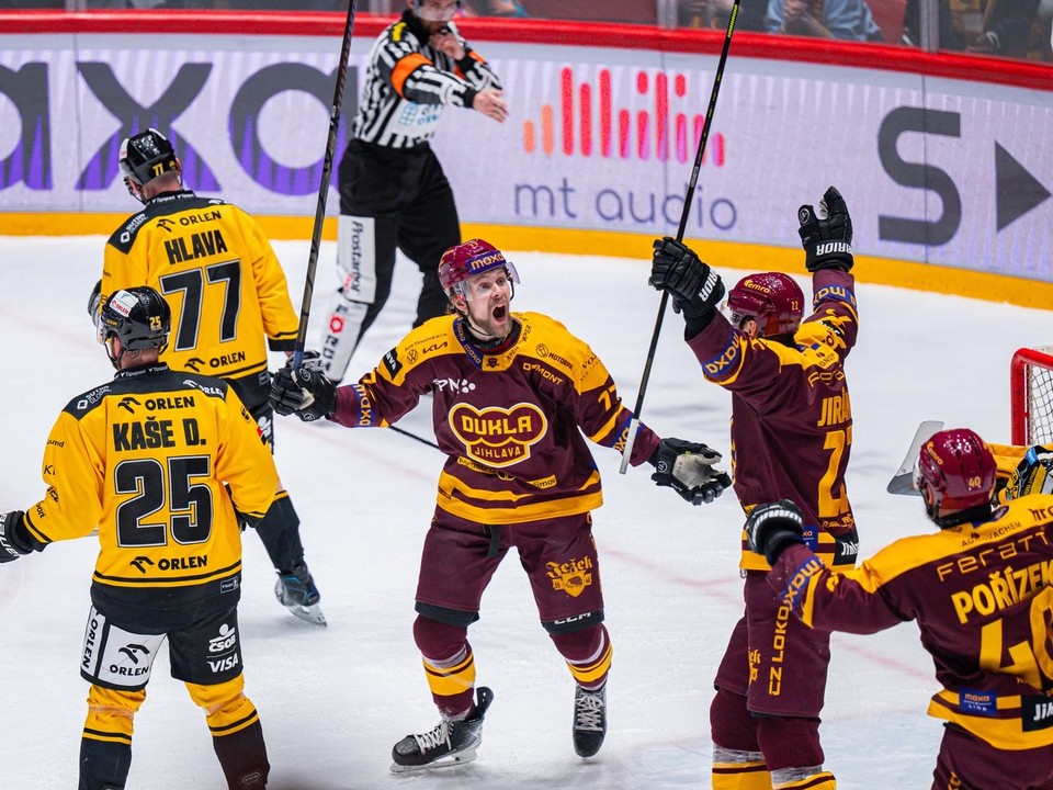 Hráči Jihlavy sa tešia z gólu