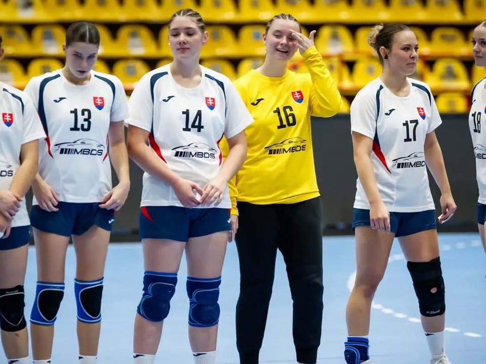 Slovenské hádzanárky počas MS U18 2026.