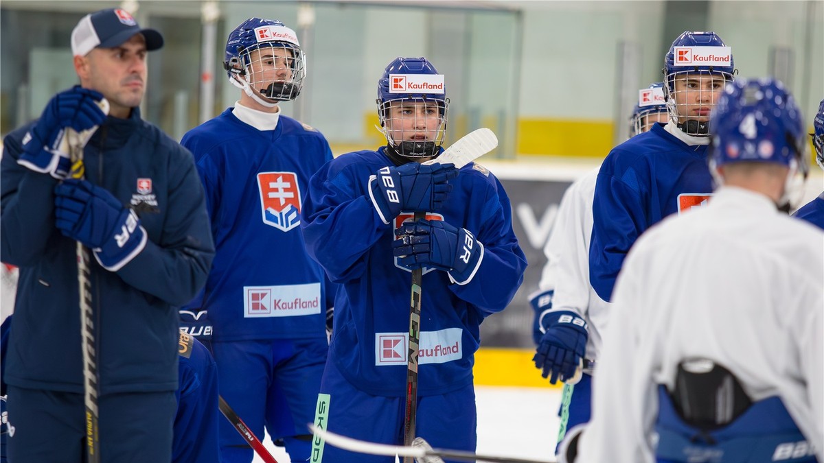 Slovenskí hokejisti do 17 rokov.