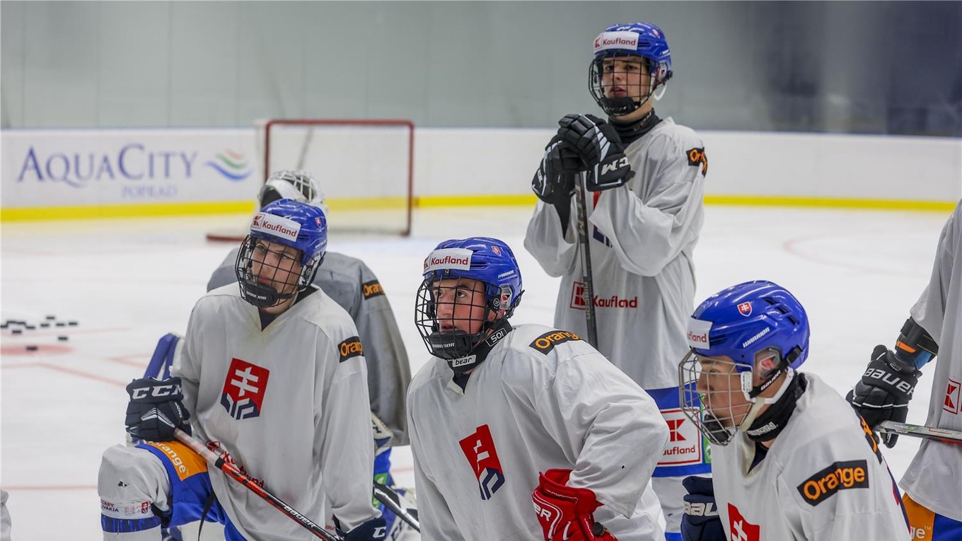 Slovenskí hokejisti do 18 rokov počas prípravného kempu pred Hlinka Gretzky Cup 2022.