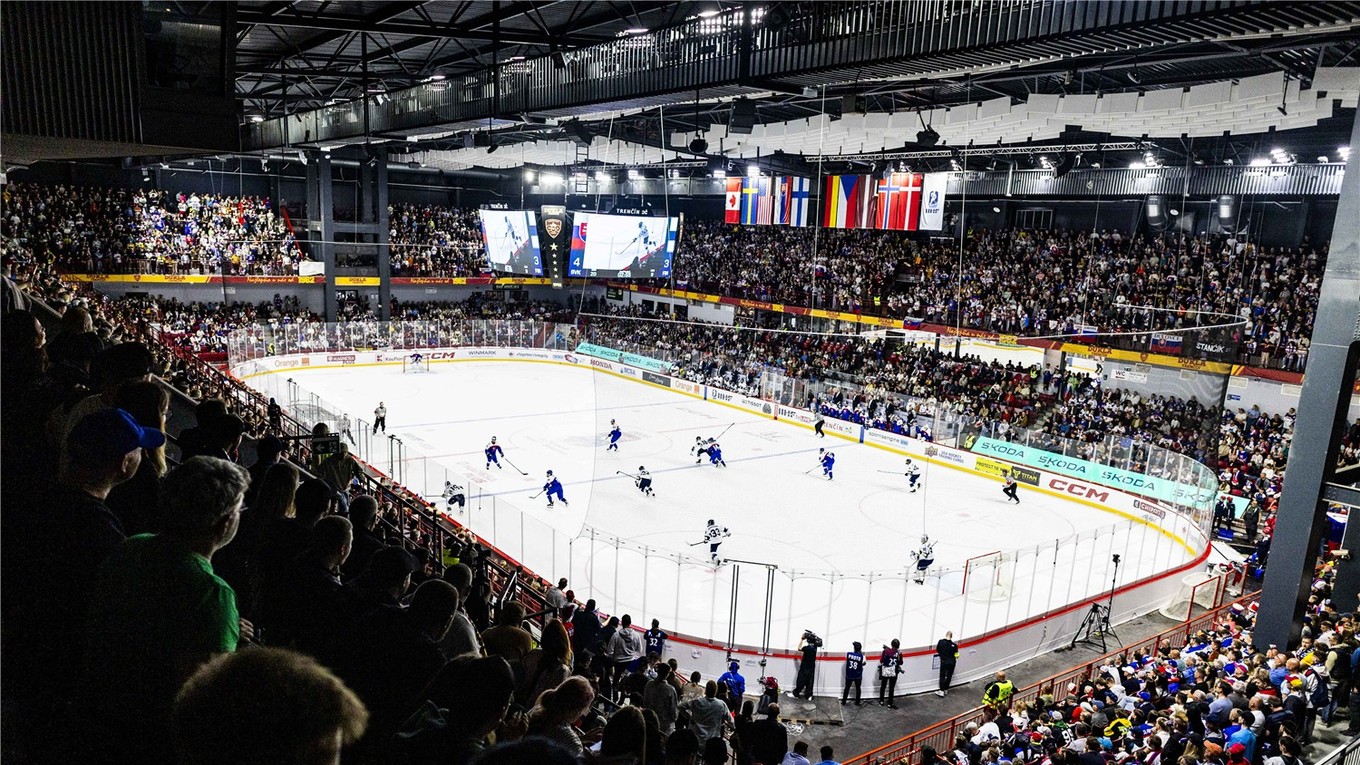 Momentka zo zápasu Slovensko - Fínsko v Trenčíne.