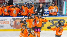 Hráči Košíc sa tešia z gólu.