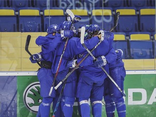 Radosť slovenských hokejistov do 20 rokov na turnaji v Poprade. 