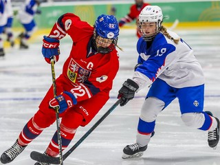 Momentka zo zápasu Slovensko - Česko na podujatí zimný EYOF 2025.