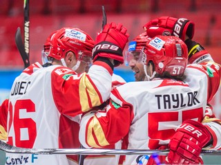 Hokejisti Prešova sa tešia z gólu.