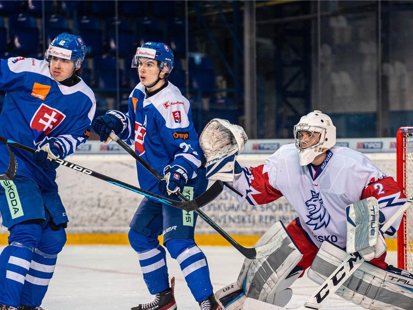 Momentka zo zápasu Slovensko U20 - Česko U20 na Turnaji piatich krajín do 20 rokov vo švédskom Nyköpingu.