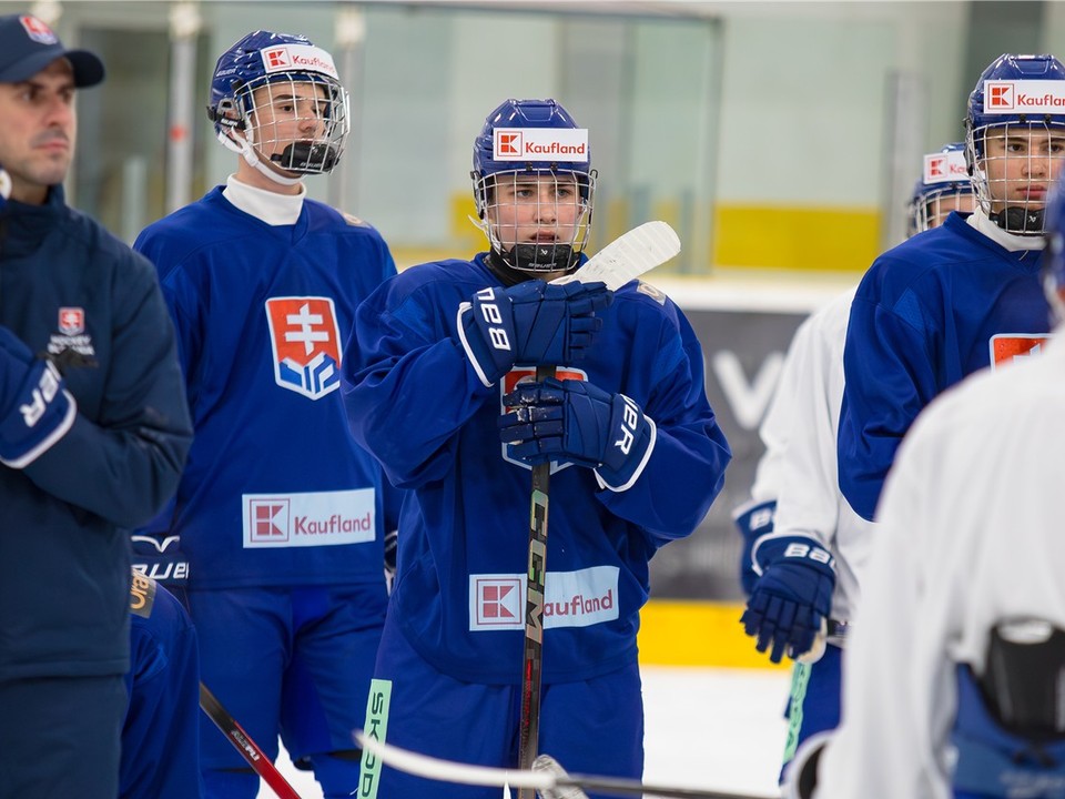 Slovenskí hokejisti do 17 rokov.