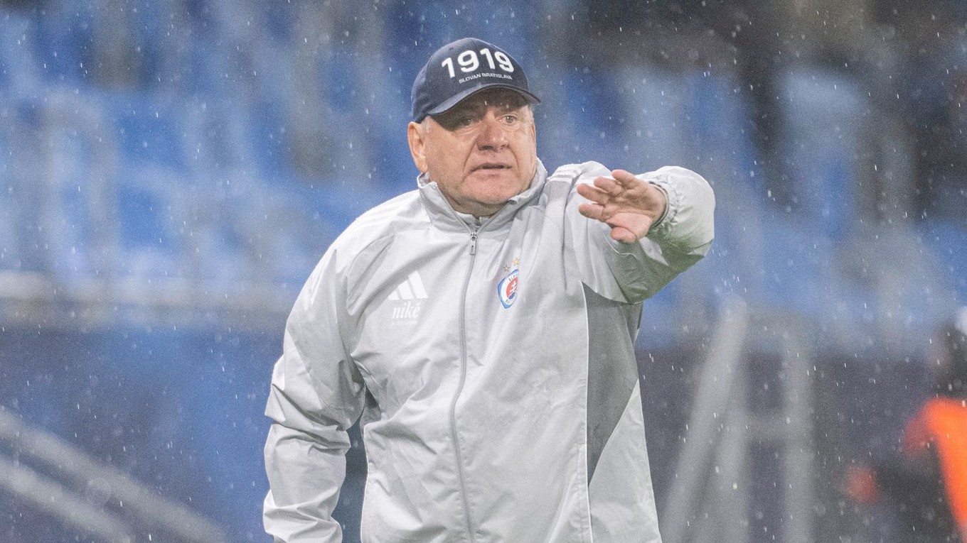 Tréner futbalistov Slovana Vladimír Weiss st.