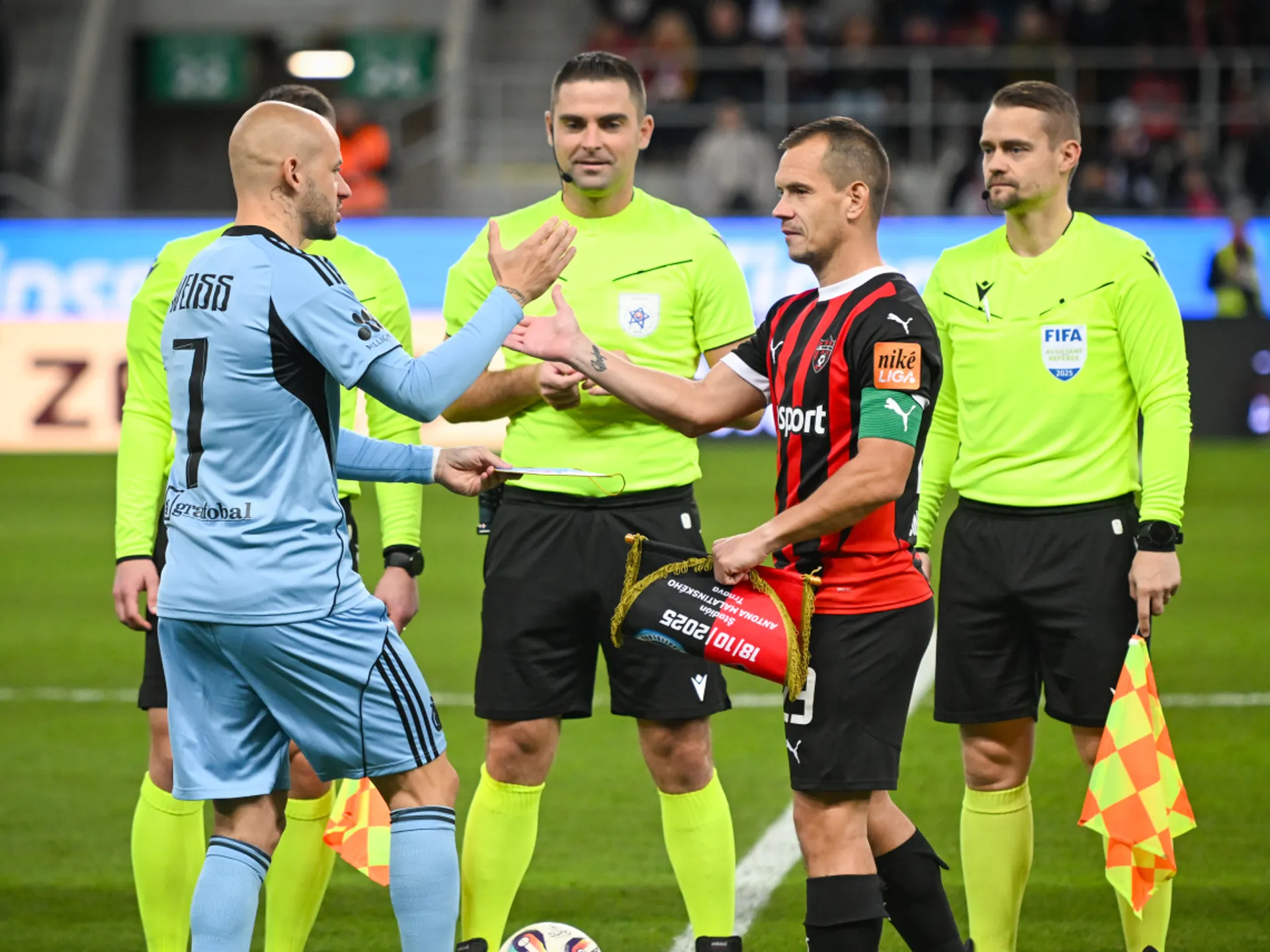 Najväčší slovenskí rivali sa tentoraz stretnú už v osemfinále.