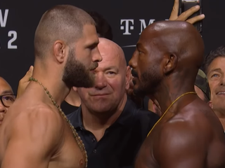 Procházka s Rountreem na vážení.