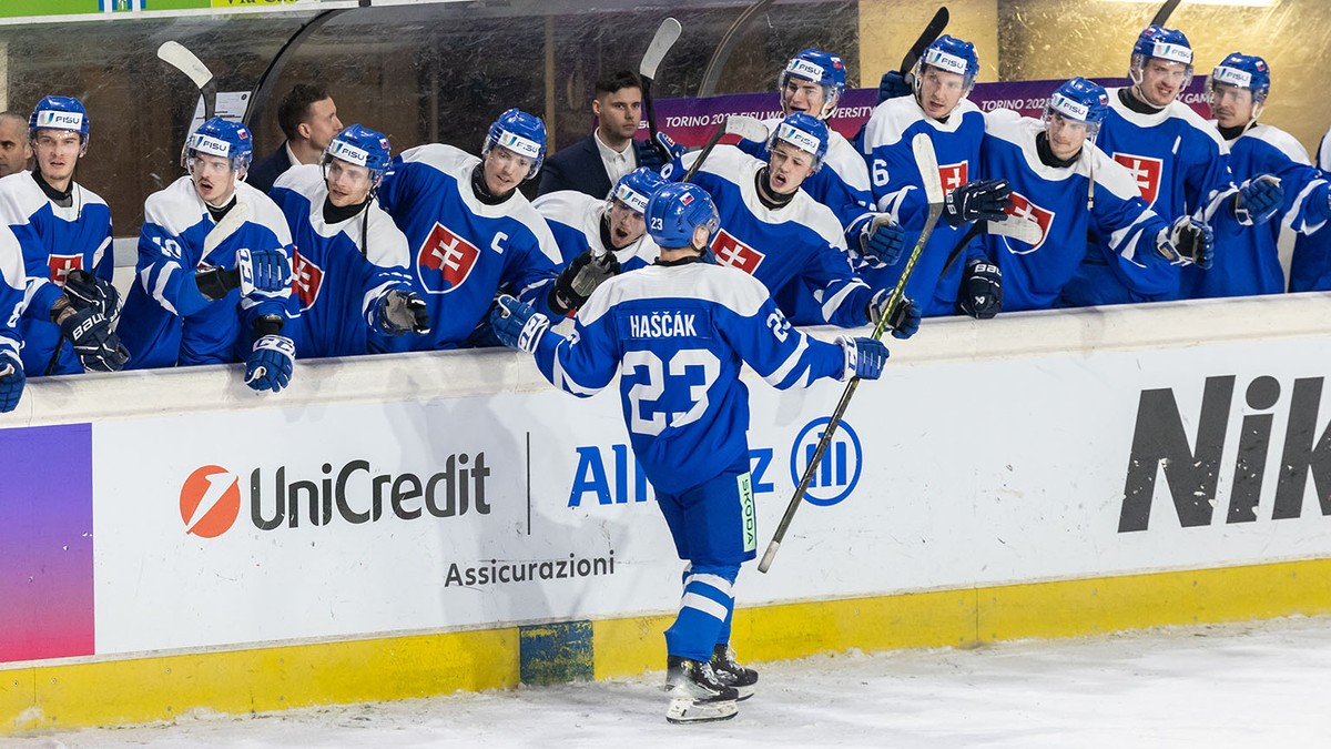 Slovak Ice Hockey Triumphs Over Poland at 32nd Winter Universiade in Turin