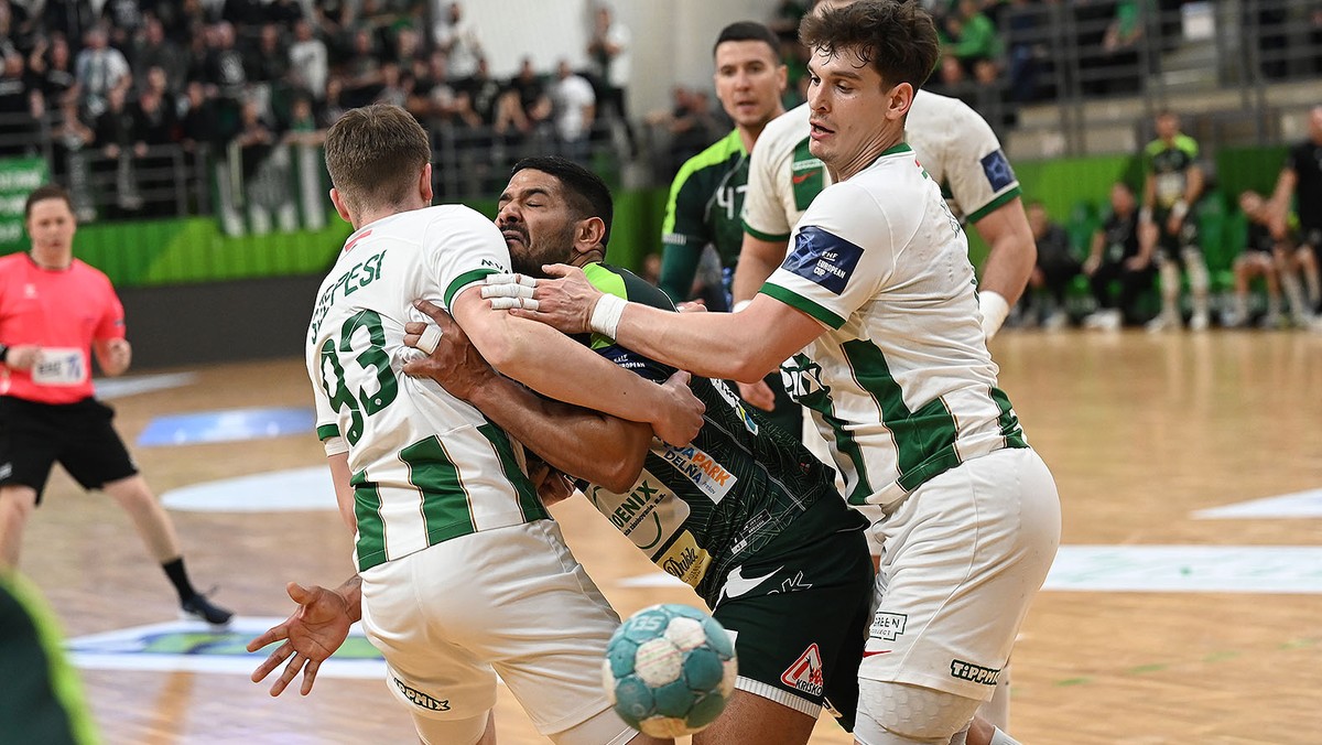 Momentka zo zápasu Ferencváros Budapešť - Tatran Prešov v prvom zápase štvrťfinále Európskeho pohára EHF.