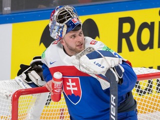 Na snímke brankár Slovenska Samuel Hlavaj v zápase Slovensko - Kanada v základnej B- skupine na 86. majstrovstvách sveta v ľadovom hokeji v pondelok 15. mája 2023 v lotyšskej Rige.