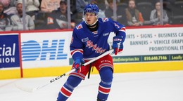 Jakub Chromiak v drese Kitchener Rangers.