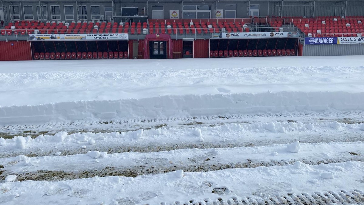 Liptáci s urgentnou prosbou: Pred zápasom pohára potrebujeme pomoc pri odhŕňaní snehu