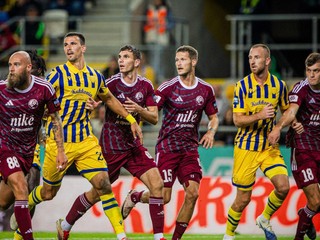 Momentka zo zápasu Dunajská Streda - Podbrezová.