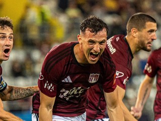 Futbalisti FC Košice oslavujú gól proti Ružomberku.