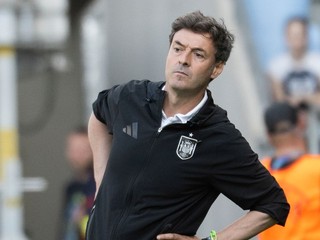 Na snímke tréner Santi Denia.