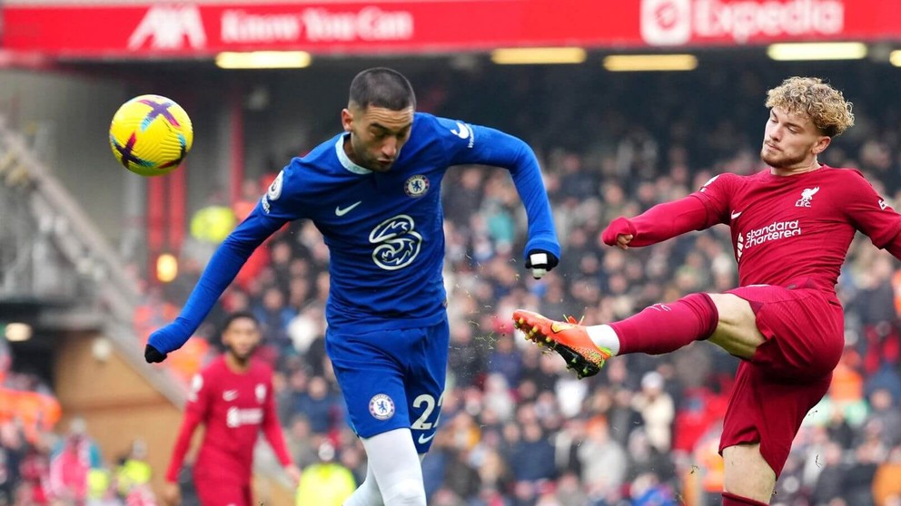 Hakim Ziyech (vľavo) v drese Chelsea FC.