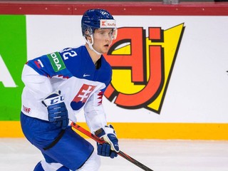 Slovenský hokejista Samuel Kňažko v reprezentačnom drese.