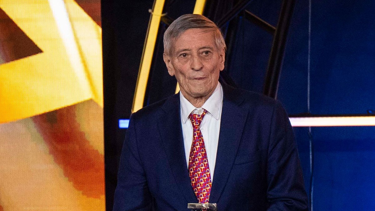 Na snímke Dušan Radolský počas odovzdávania ocenení na galavečeri Futbalista roka 2024.