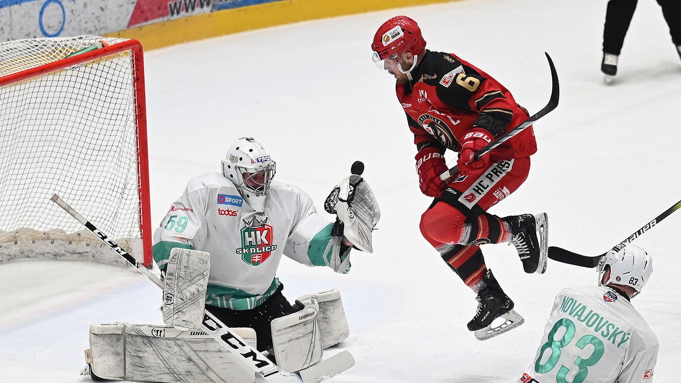 Momentka zo zápasu HC Prešov - HK Skalica vo finále play-off Slovenskej hokejovej ligy (SHL).