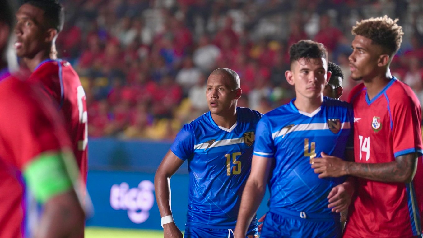 Reprezentanti Nikaraguy v modrých dresoch.