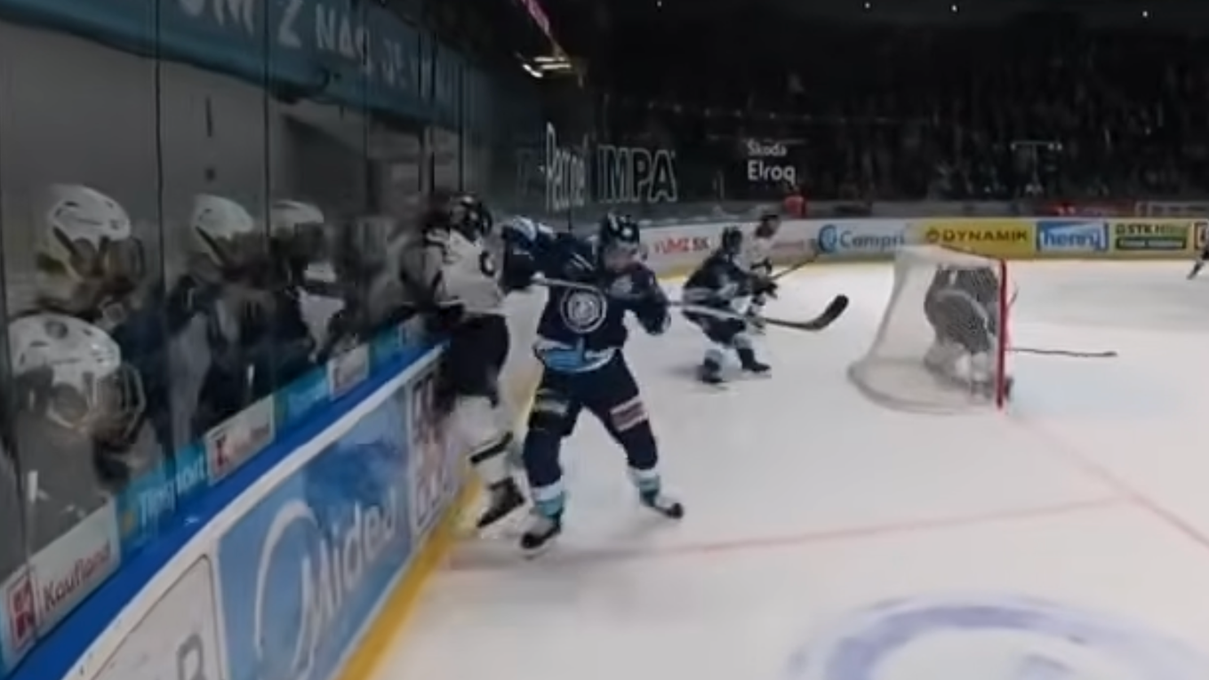 Faul Ondreja Molnára. 