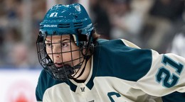 Hilary Knightová zo Seattlu Torrent počas zápasu PWHL proti Vancouvru Goldeneyes.