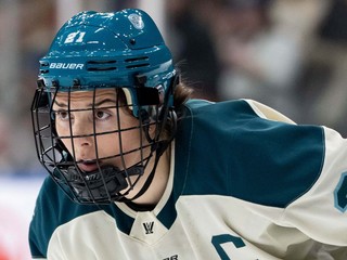 Hilary Knightová zo Seattlu Torrent počas zápasu PWHL proti Vancouvru Goldeneyes.