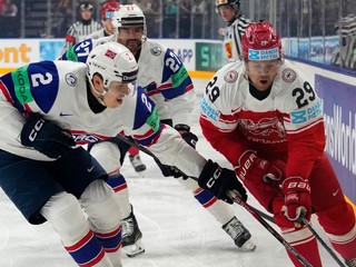 Momentka zo zápasu medzi Dánskom a Nórskom na MS v hokeji 2024.