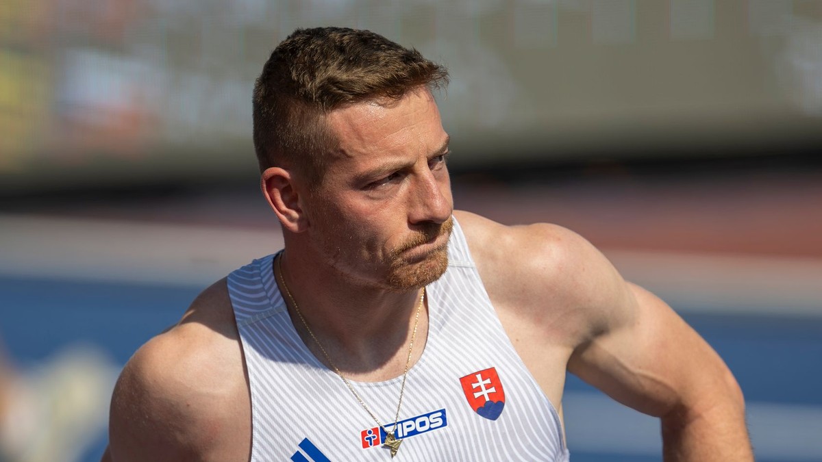 Slovenský atlét Ján Volko reaguje po rozbehu na 200 metrov na majstrovstvách Európy v anglickom Birminghame.