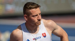 Slovenský atlét Ján Volko reaguje po rozbehu na 200 metrov na majstrovstvách Európy v anglickom Birminghame.