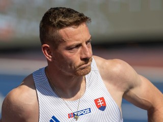 Slovenský atlét Ján Volko reaguje po rozbehu na 200 metrov na majstrovstvách Európy v anglickom Birminghame.