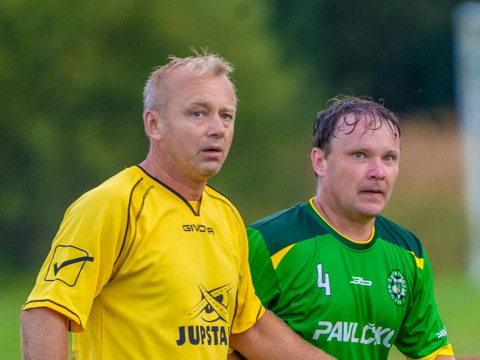 Vľavo Patrik Zajac v drese Malcova.