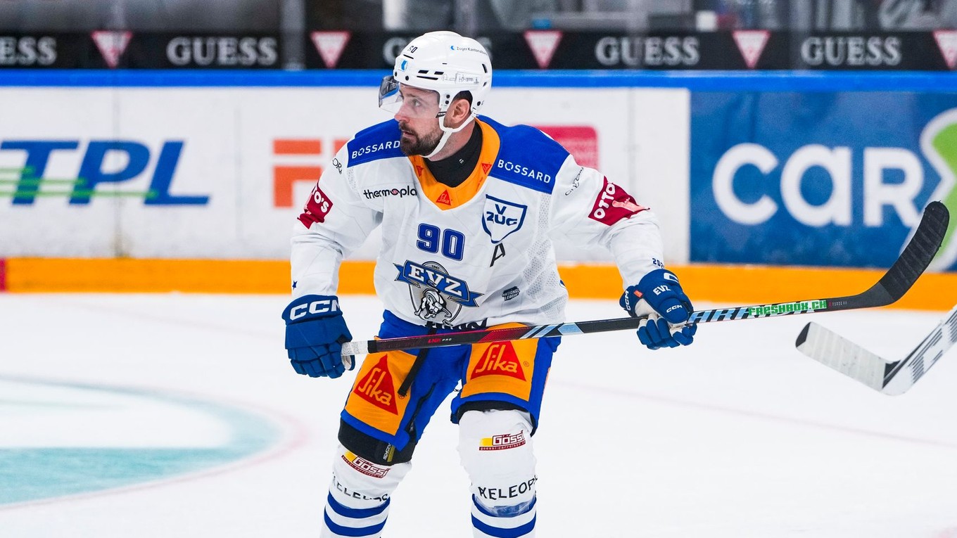 Tomáš Tatar v drese Zugu. 