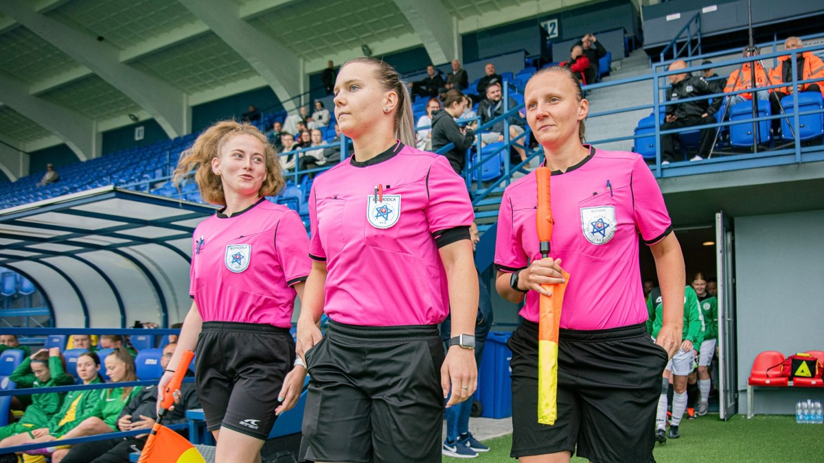 Tímea Brutvanová (v strede).