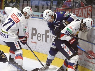 Alex Mišiak (vpravo) v drese extraligového HKM Zvolen.