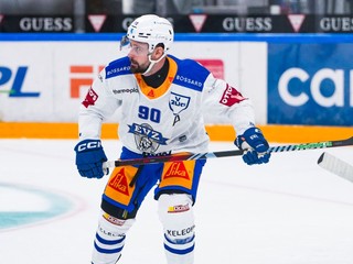 Tomáš Tatar v drese Zugu. 