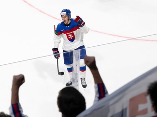 Filip Mešár sa raduje z víťazného gólu v sieti Slovinska na MS v hokeji 2026. 