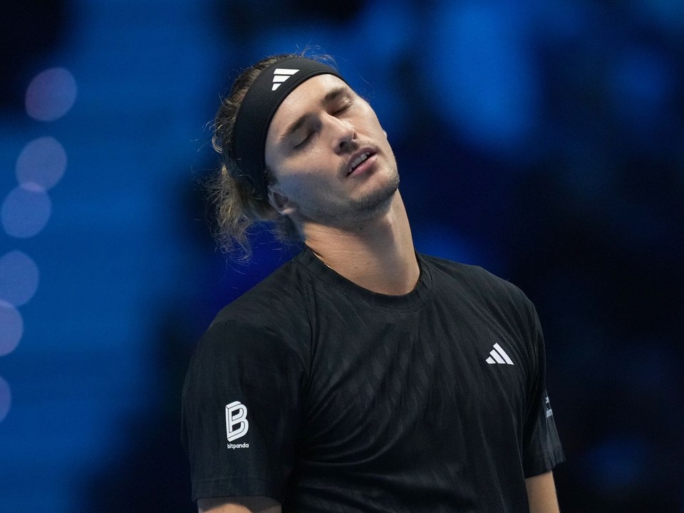 Nemecký tenista Alexander Zverev v zápase proti Kanďanovi Felixovi Augerovi-Aliassimemu.