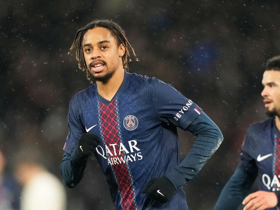 Bradley Barcola oslavuje gól.