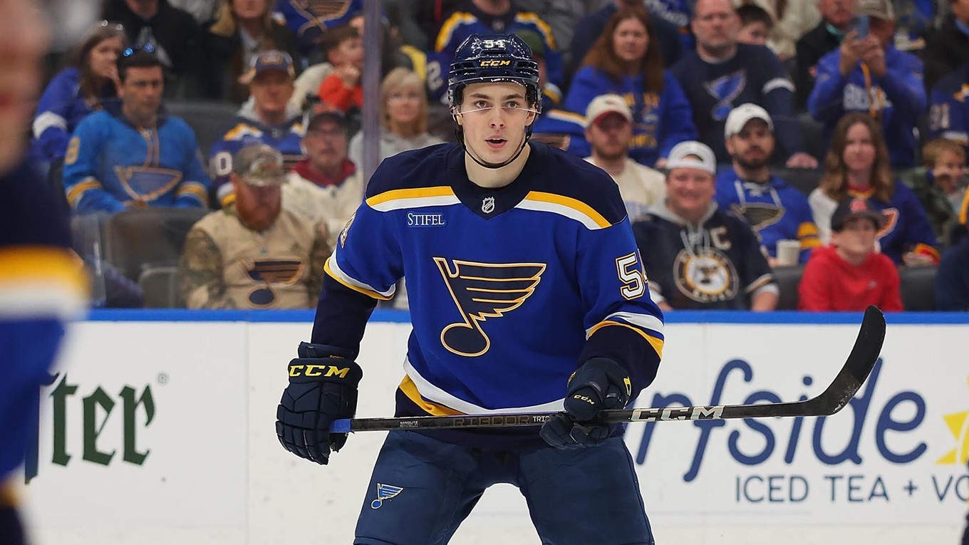 Dalibor Dvorský v drese St. Louis Blues. 