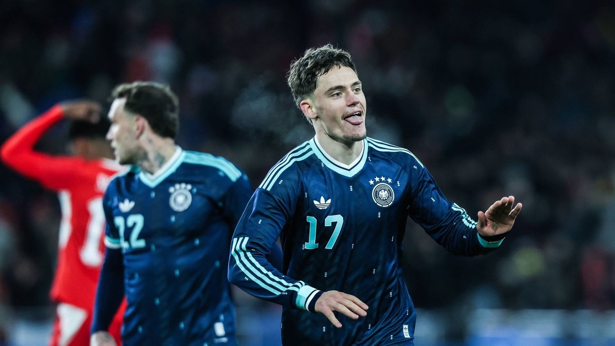 Florian Wirtz oslavuje gól v drese Nemecka.