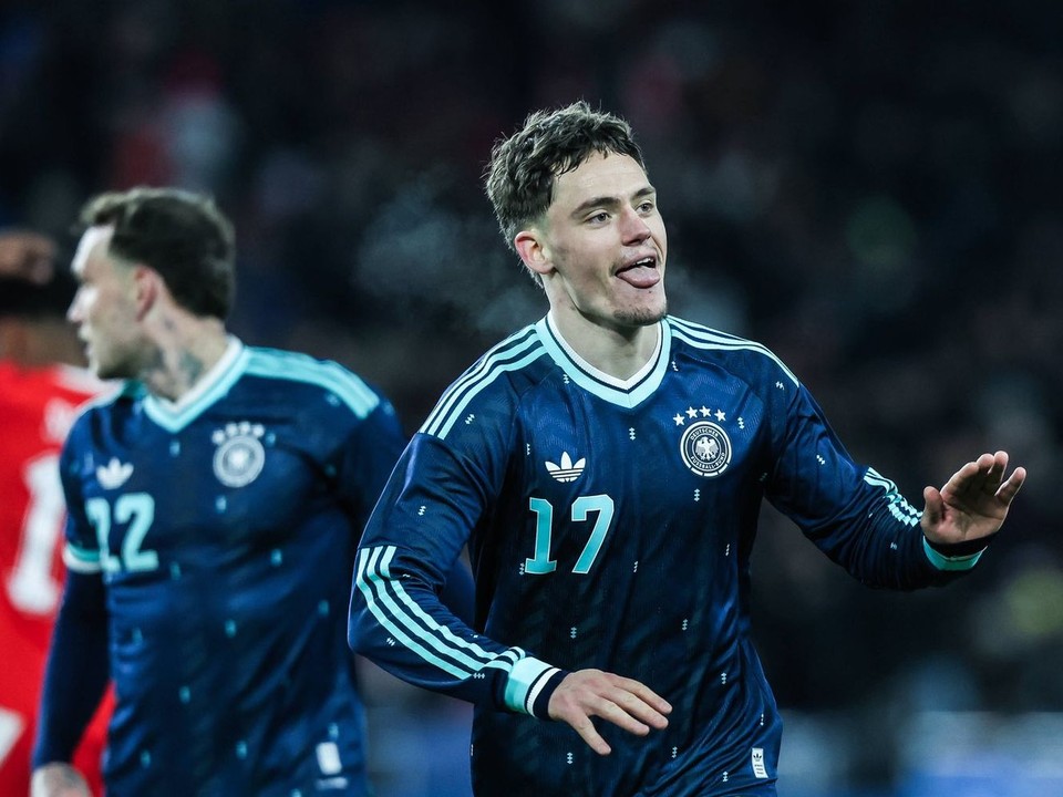 Florian Wirtz oslavuje gól v drese Nemecka.