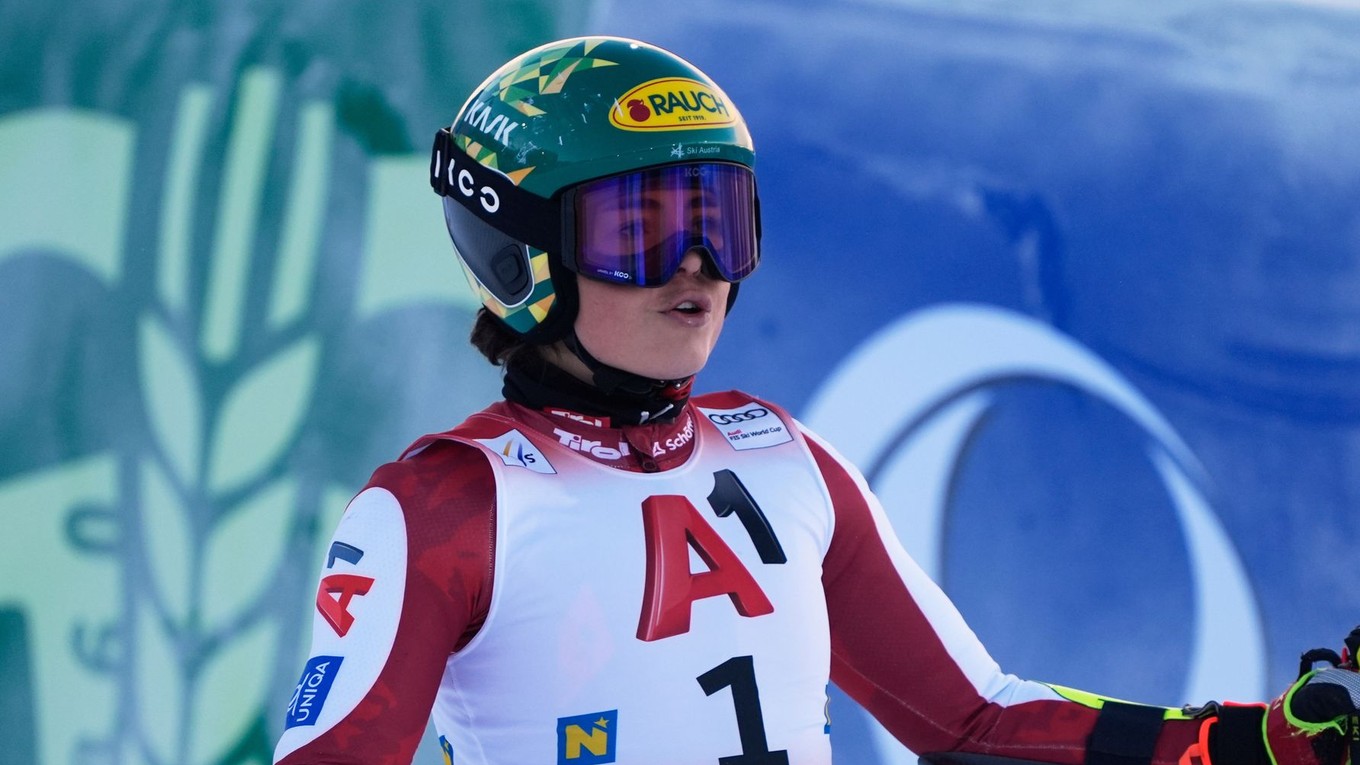 Julia Scheibová sa teší v cieli obrovského slalomu v Semmeringu. 
