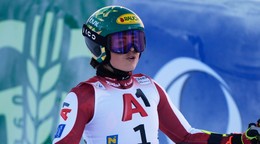 Julia Scheibová sa teší v cieli obrovského slalomu v Semmeringu. 